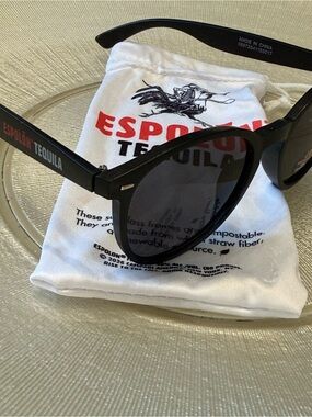 Espolòn Tequila Logo Sunglass Pouch with Black Sunglasses UNISEX